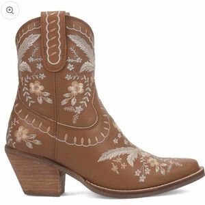 Dingo Women’s Primrose Floral Embroidered Cowboy Boots